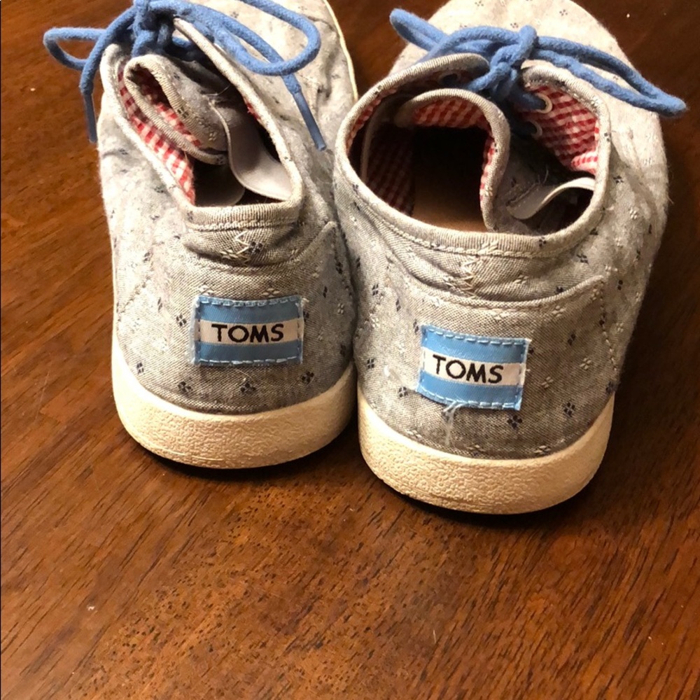 Women’s Toms size 11 - Picture 2 of 2